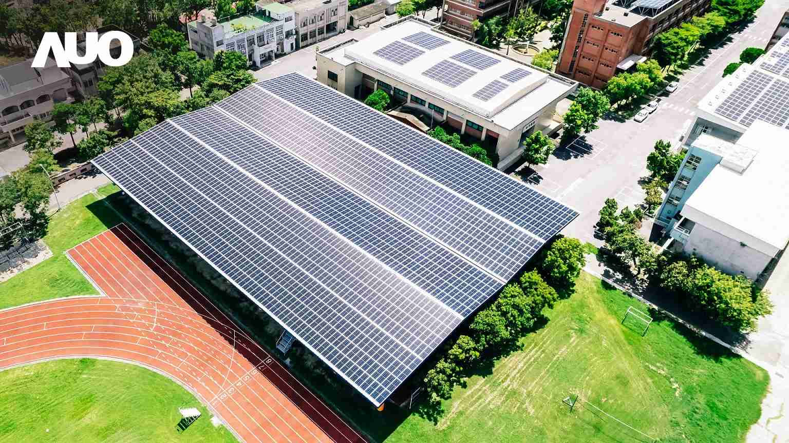 壹号平台SunSteel光电整合型浪板具备快速安装、、轻量化优势，，，可提升15%发电效能，，通过国际IEC与台湾VPC认证安全、、防漏、、耐候标准